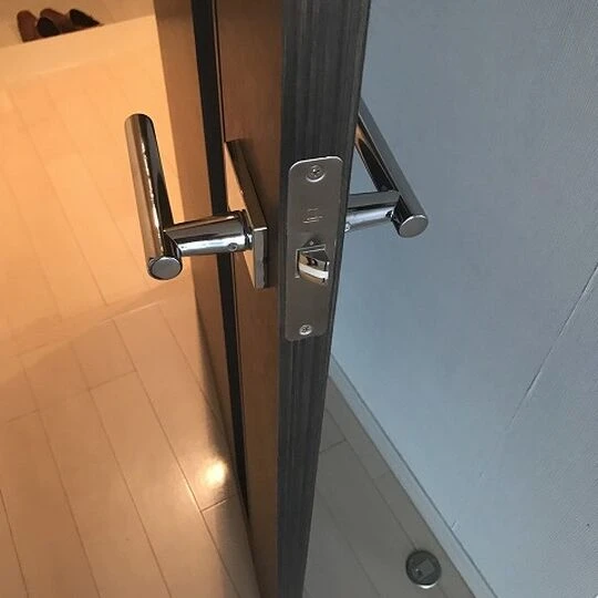 ドア補修